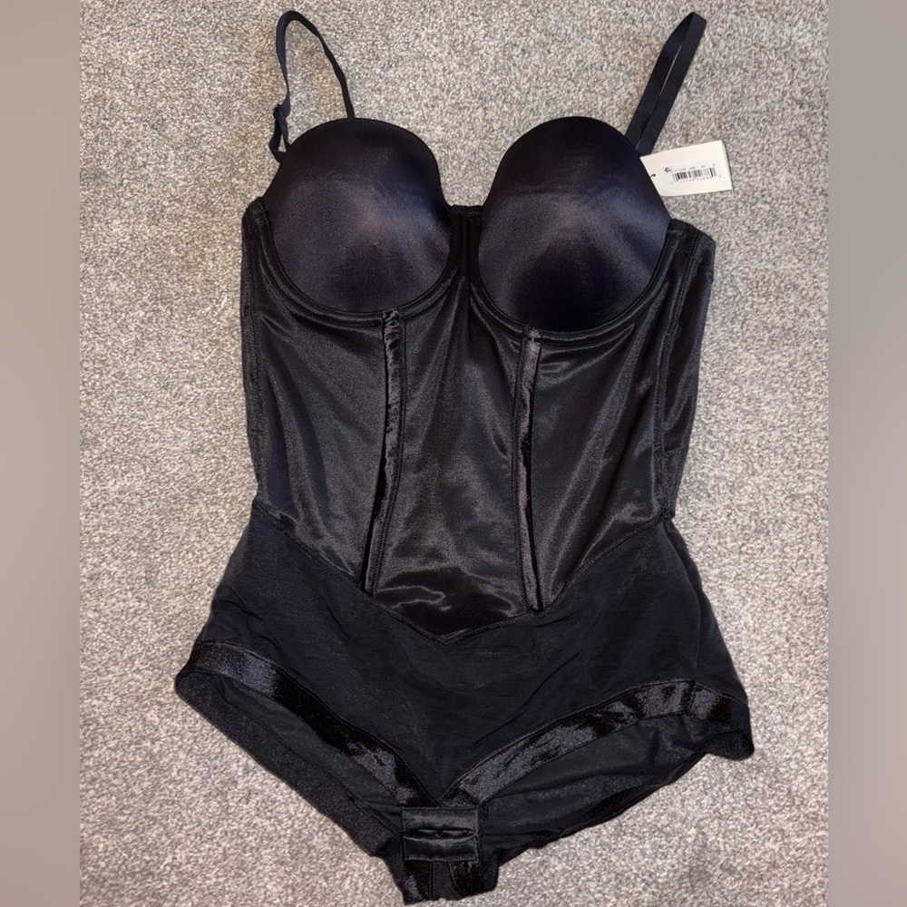 Maidenform Black Shapewear Bodysuit with Molded Cups - New with Tags
